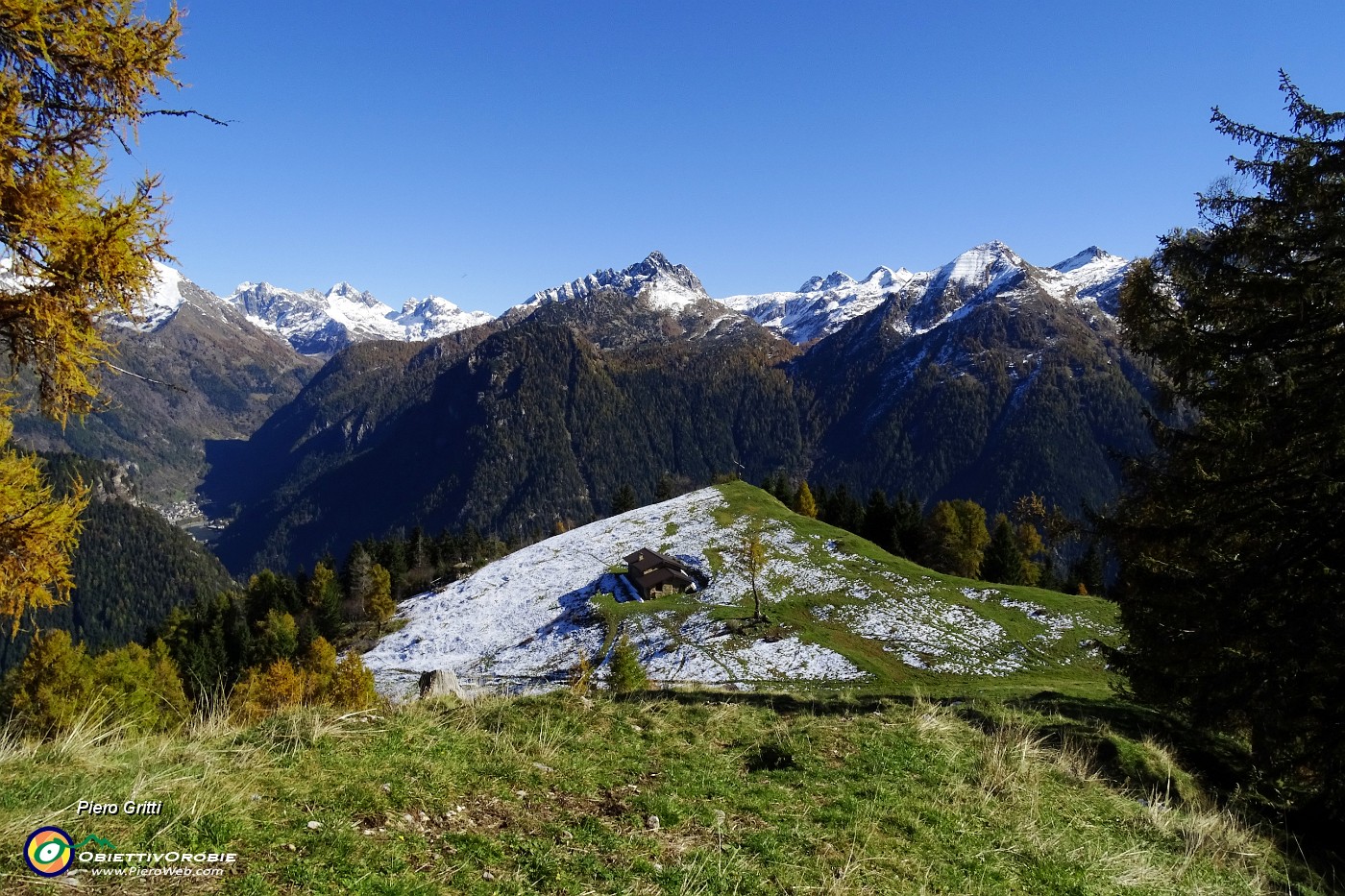 49 Sguardo sul Monte Colle e la sua Casera.JPG -                                